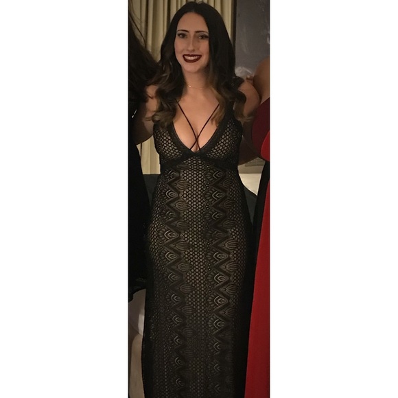 Black Lace Deep V Gown - Picture 3 of 3